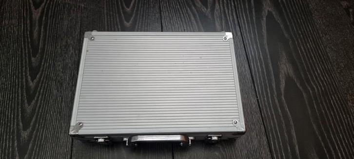 Poker Set in Koffertje, Hobby en Vrije tijd, Gezelschapsspellen | Bordspellen, Zo goed als nieuw, Drie of vier spelers, Vijf spelers of meer