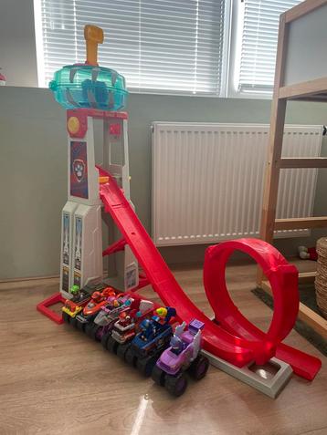 Paw patrol Uitkijktoren looping met alle wagens beschikbaar voor biedingen