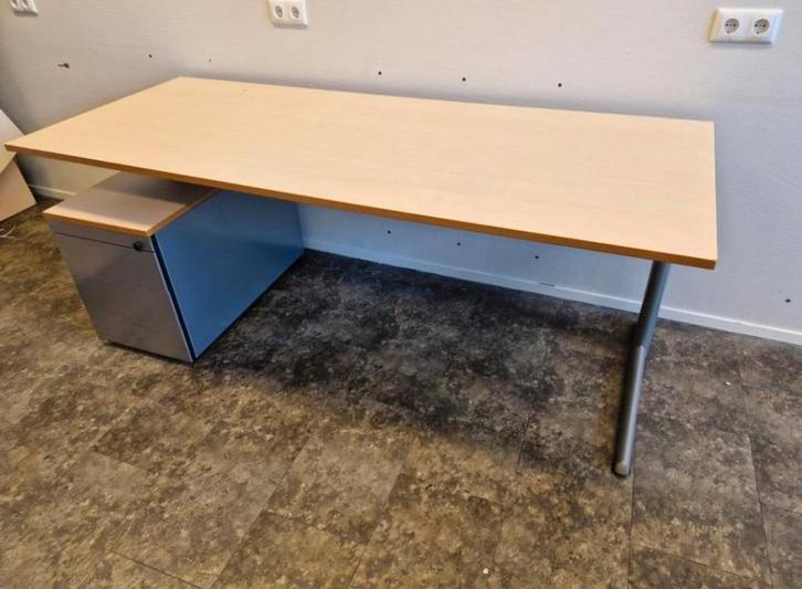 100x Ahrend 500 bureau ( 1m tot 2m ) nieuw of origineel blad, Huis en Inrichting, Bureaus, Zo goed als nieuw, Bureau, In hoogte verstelbaar