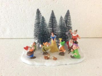 Disney Sneeuwwitje en de 7 dwergen - beeldje - kerstdorp beschikbaar voor biedingen
