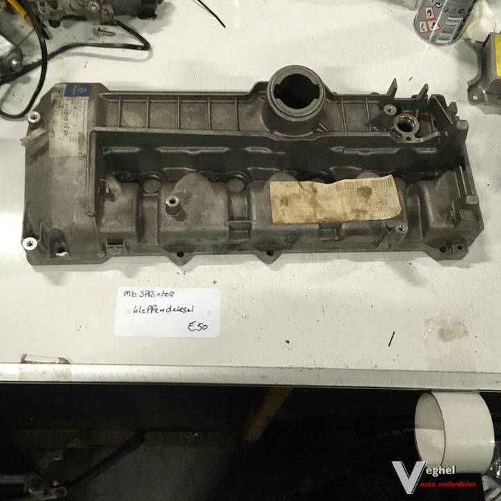 Mercedes sprinter Nos A 611 010 15 30 Kleppendeksel  (Nieuw), Auto-onderdelen, Motor en Toebehoren, Gebruikt, Ophalen of Verzenden