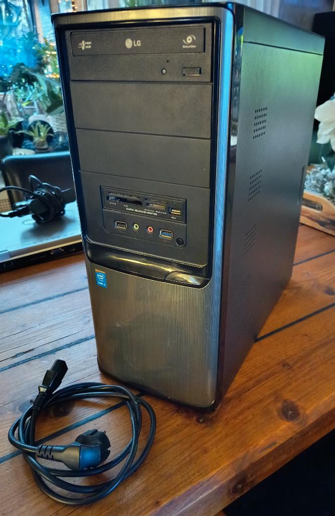 Desktop PC, Laptop, Videokaart, Computers en Software, Desktop Pc's, Gebruikt, 3 tot 4 Ghz, HDD, 8 GB, Met videokaart, Ophalen