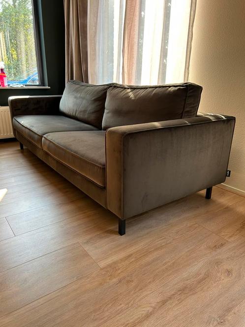 WOOOD Bank Robin 2,5 zits fluweel warmgroen, Huis en Inrichting, Banken | Sofa's en Chaises Longues, Gebruikt, Driepersoons, 150 tot 200 cm
