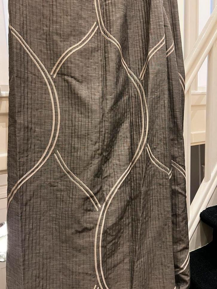 Zeer mooie luxe taupe kleurige gordijnen met voering., Huis en Inrichting, Stoffering | Gordijnen en Lamellen, Gebruikt, 200 cm of meer