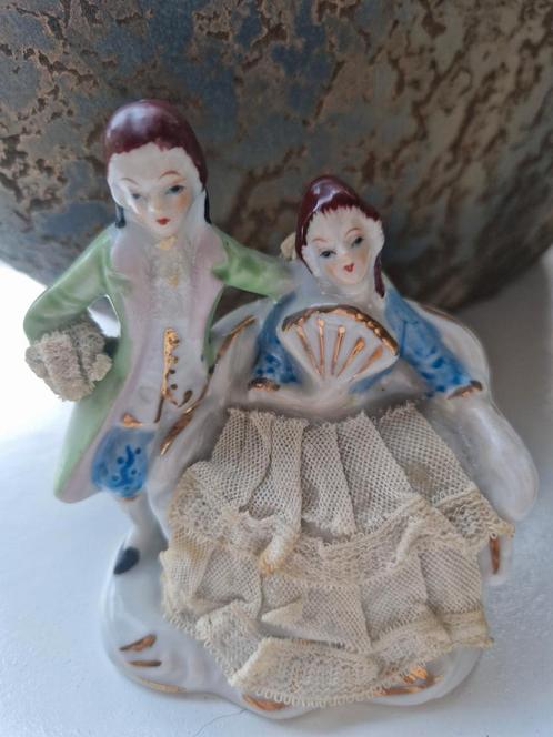 Vintage Porseleinen Beeldje - Dresden Lace Koppel, Antiek en Kunst, Antiek | Porselein, Ophalen of Verzenden