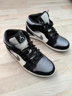 Nike Air Jordan Mid Satin Grey maat 42, Schoenen, Gebruikt, Ophalen of Verzenden