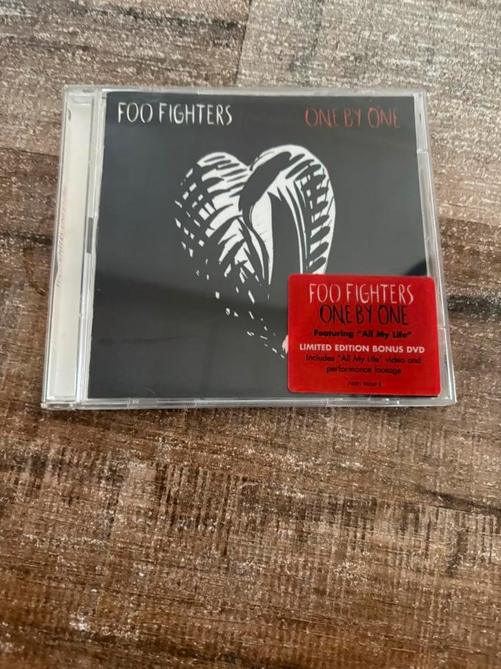 Foo Fighters - One by one, Cd's en Dvd's, Cd's | Rock, Zo goed als nieuw, Poprock, Ophalen of Verzenden
