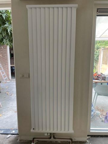 Jaga verticale radiator 180 hoog en 65 breed beschikbaar voor biedingen