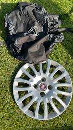 Fiat wieldoppen 4 en bijbehorende bandenhoezen, Auto diversen, Wieldoppen, Ophalen of Verzenden, Gebruikt