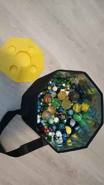 Knikkers groot en klein beschikbaar voor biedingen