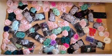 Set haarbloemen clips stoffen roosjes – diverse kleuren LOT beschikbaar voor biedingen