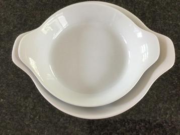 2 platte, witte, ovenschaaltjes - Porselein - made in France beschikbaar voor biedingen