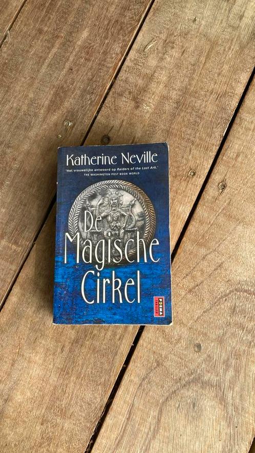 Katherine Neville - De magische cirkel, Boeken, Thrillers, Zo goed als nieuw, Ophalen of Verzenden