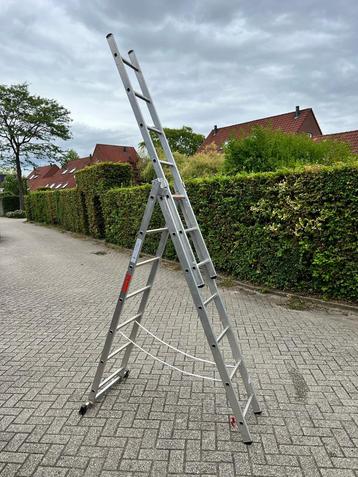 Uitschuifbare aluminium ladder 3 delig beschikbaar voor biedingen