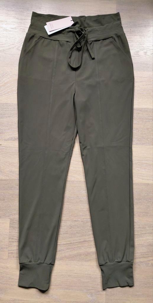 Studio anneloes travelstof broek franka mt l new army, Kleding | Dames, Broeken en Pantalons, Nieuw, Maat 42/44 (L), Groen, Lang