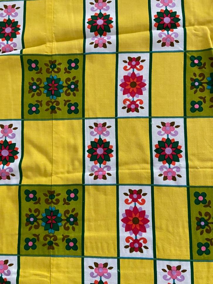 Retro vintage gordijnen 2x lap 160x170 vrolijk stof jaren 60, Hobby en Vrije tijd, Stoffen en Lappen, Zo goed als nieuw, Katoen