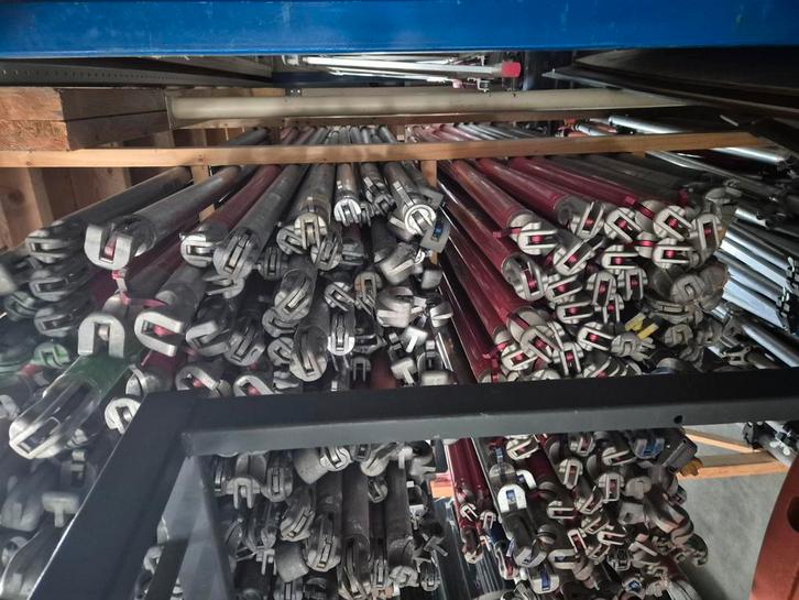 Schoren horizontale  dioganalen schoren altrex enz ...nieuw, Doe-het-zelf en Verbouw, Steigers, Zo goed als nieuw, Rolsteiger of Kamersteiger