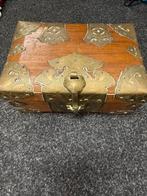 Antieke houten kist met messing beslag, Ophalen of Verzenden