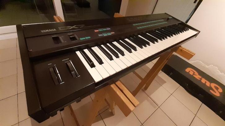 Vintage synthesizers te koop Yamaha DX7 en CS5, Muziek en Instrumenten, Synthesizers, Gebruikt, Overige aantallen, Yamaha, Met koffer of flightcase