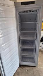 Vrieskast Whirlpool UW6 F2Y WBI F 222 liter, Minder dan 60 cm, 160 cm of meer, Zo goed als nieuw, Vrijstaand