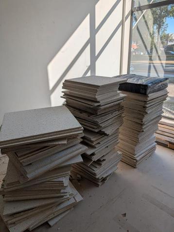 Plafondplaten - 100 stuks - Den Bosch beschikbaar voor biedingen