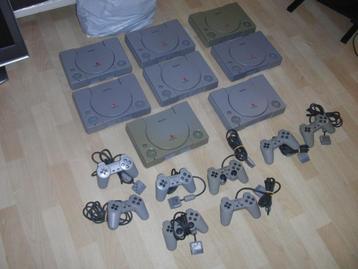 8x Playstation 1 met 8 controllers beschikbaar voor biedingen