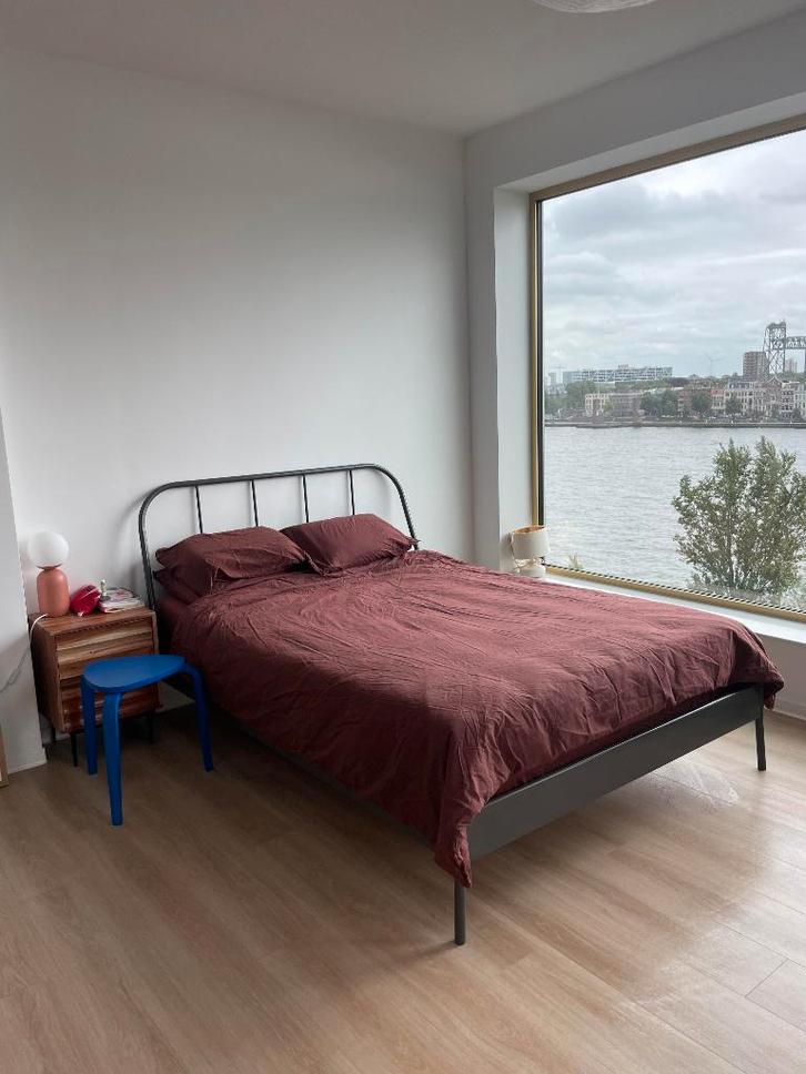 IKEA metalen bed 140x200 – goede staat, Huis en Inrichting, Slaapkamer | Bedden, Gebruikt, Tweepersoons, 140 cm, 200 cm, Metaal