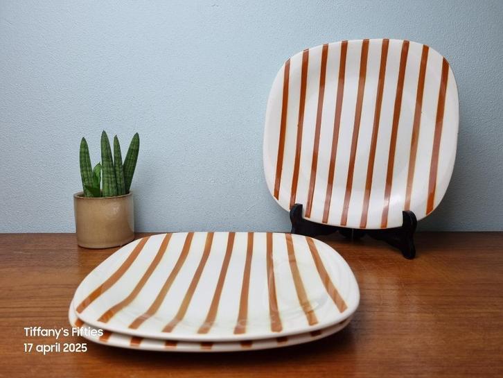 Dinerbord Boch "Seduction" Lignes Verticales bruin, Antiek en Kunst, Antiek | Servies los, Ophalen of Verzenden