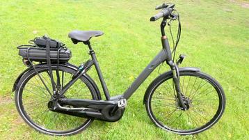 Mooie goede Elektrische fiets Giant Entour E+ 57cm beschikbaar voor biedingen