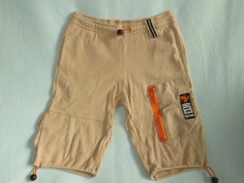1 EURO OF GRATIS Beige bermuda joggingstof oranje rits 116, Kinderen en Baby's, Kinderkleding | Maat 116, Gebruikt, Jongen, Broek