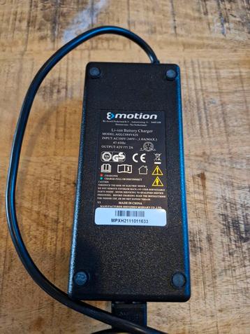 Sparta Batavus emotion accu oplader 42 volt 2A  beschikbaar voor biedingen