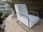 Witte leren fauteuil met chroom onderstel, Huis en Inrichting, Fauteuils, Ophalen, 75 tot 100 cm, Zo goed als nieuw, Modern