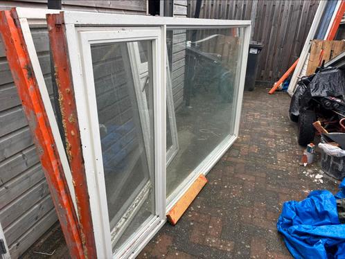 Hout kozijnen met dubbel glas, Doe-het-zelf en Verbouw, Kozijnen en Schuifpuien, Zo goed als nieuw, Raamkozijn, Hout, 150 tot 225 cm