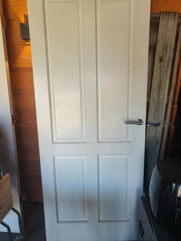 Houten binnendeur met panelen – 80 x 200 cm beschikbaar voor biedingen
