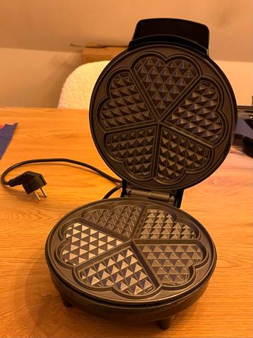 Bestron AMW700S Wafelijzer - Hartjes beschikbaar voor biedingen