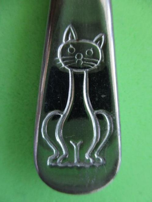 (KB4332) Kinderbestek Poes zittend mes, Kinderen en Baby's, Overige Kinderen en Baby's, Gebruikt, Ophalen of Verzenden