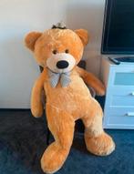 Pluche grote beer met strik sinterklaas kado, Ophalen of Verzenden, Zo goed als nieuw, Beer