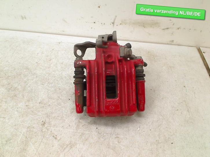 REMKLAUW RECHTS ACHTER rood Polo V (6R) (6R0615424A), Auto-onderdelen, Remmen en Aandrijving, Volkswagen, Gebruikt