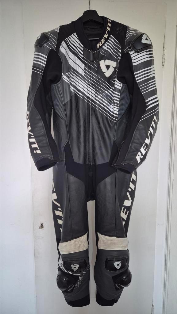 REV’IT! Apex eendelig leren racepak maat 50, Watersport en Boten, Windsurfen, Zo goed als nieuw, Plank, Ophalen