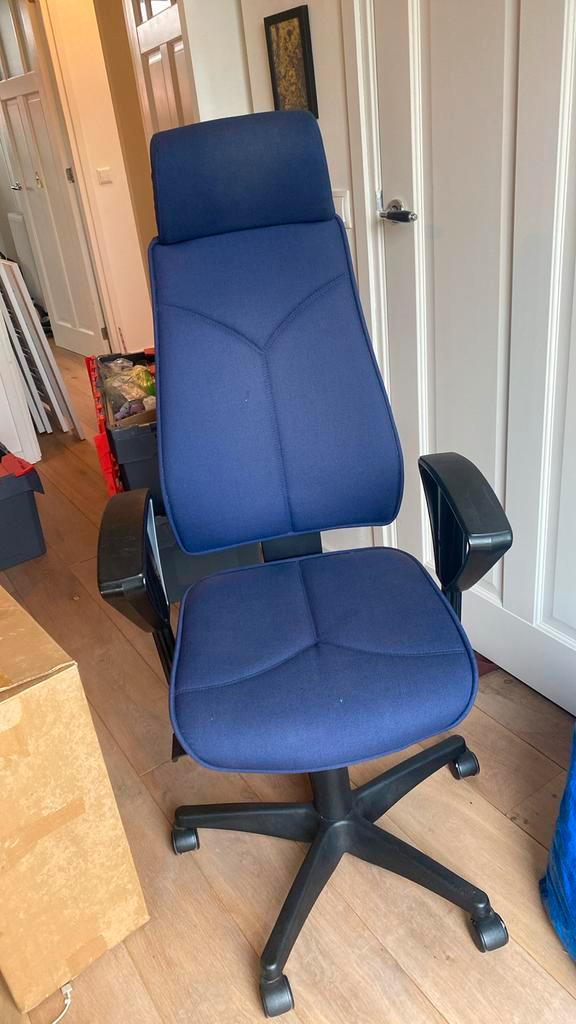 Kinnarps bureaustoel, Huis en Inrichting, Bureaustoelen, Gebruikt, Bureaustoel, Blauw, Ergonomisch, Ophalen