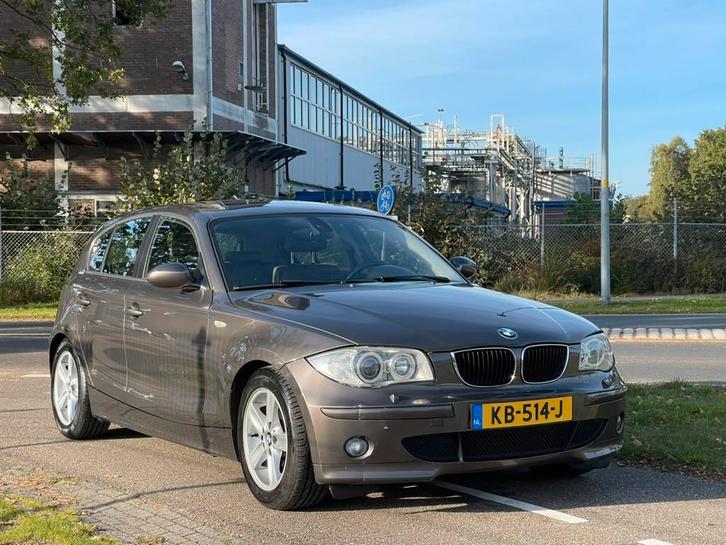 BMW 1-serie 116i High Executive | Xenon | Schuifdak | LM Vel, Auto's, BMW, Bedrijf, Te koop, 1-Serie, ABS, Airbags, Airconditioning