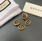 Gucci Oorbellen met GG Logo, Sieraden, Tassen en Uiterlijk, Oorbellen, Ophalen of Verzenden, Nieuw, Goud, Hangers