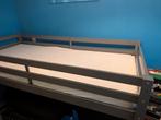 Half hoog bed, Kinderen en Baby's, Kinderkamer | Stapelbedden en Hoogslapers, Ophalen, Gebruikt, Halfhoogslaper