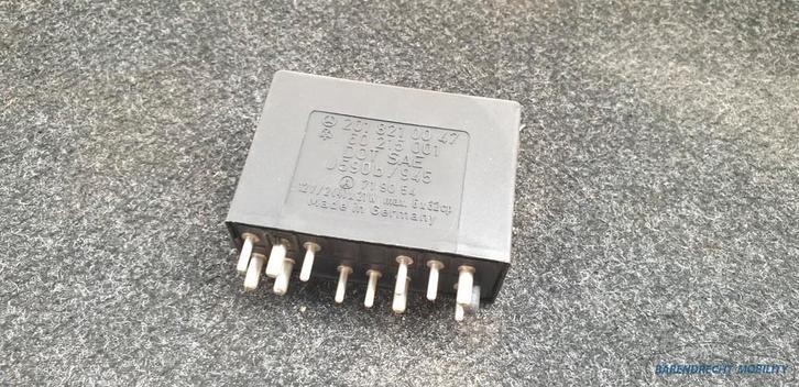 Knipperlicht en ruitenwisser relais Mercedes 190 W201 W124 2, Auto-onderdelen, Elektronica en Kabels, Mercedes-Benz, Gebruikt