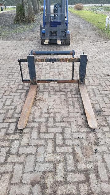 Diverse aanbouw werktuigen Palletvork beschikbaar voor biedingen