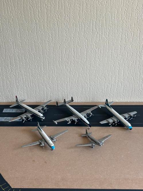 Model vliegtuigen 1/200, Hobby en Vrije tijd, Modelbouw | Vliegtuigen en Helikopters, Zo goed als nieuw, Vliegtuig, 1:200 of kleiner