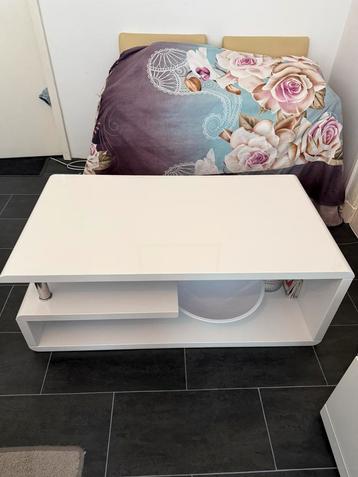 Salontafel beschikbaar voor biedingen