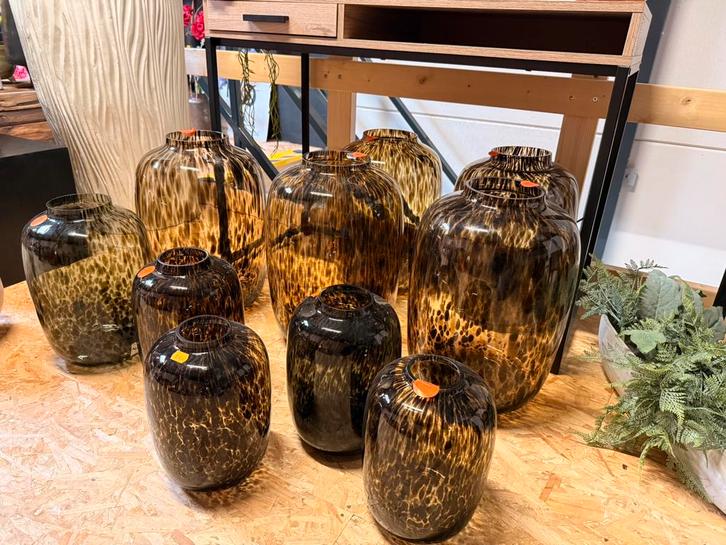 Luxe Cheetah vazen (smoke glas) – diverse maten – NIEUW, Huis en Inrichting, Woonaccessoires | Vazen, Nieuw, Overige kleuren, Minder dan 50 cm