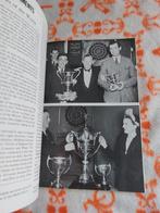 Guiness book of darts - derek brown boek, Ophalen of Verzenden, Gelezen