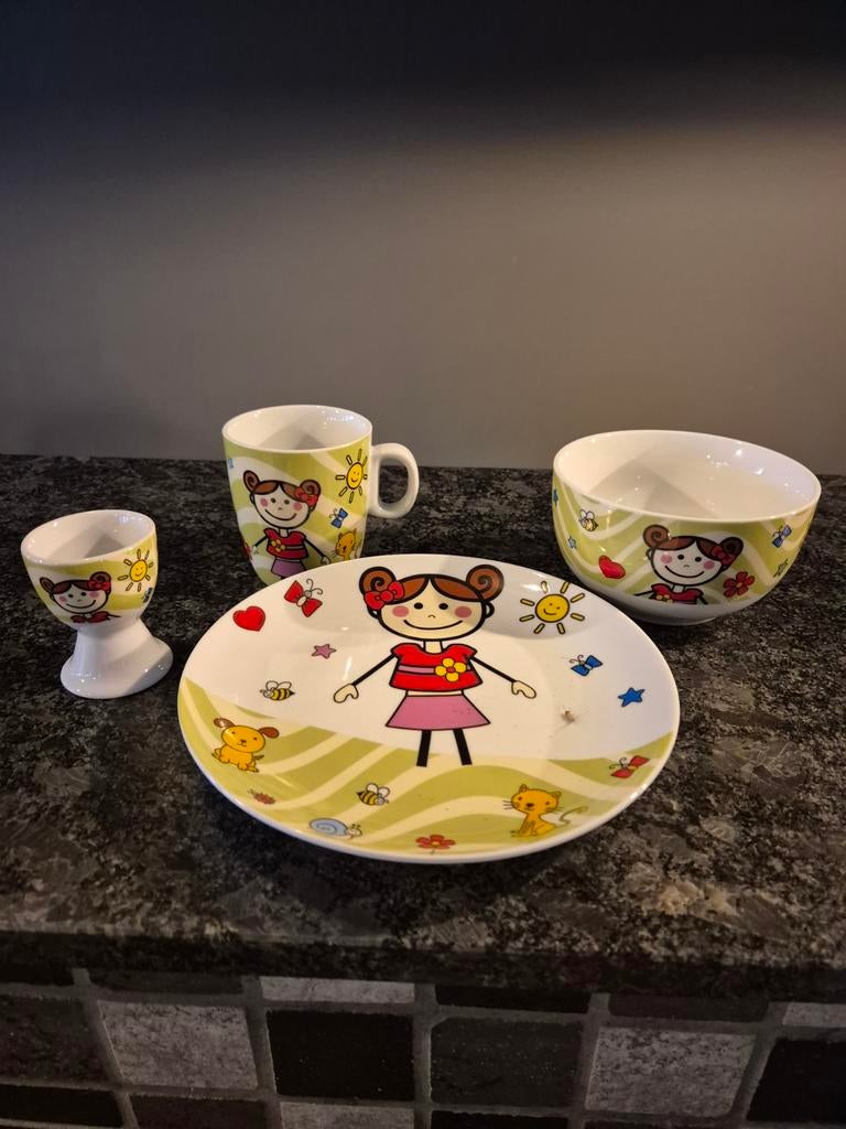 Leuk kinderservies met vrolijke print, Huis en Inrichting, Keuken | Servies, Ophalen of Verzenden, Zo goed als nieuw, Overige stijlen